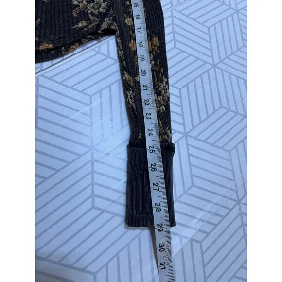 Free People Pretty Little Thermal Waffle Knit Shirt Top Small Floral Long Sleeve - Picture 7 of 10